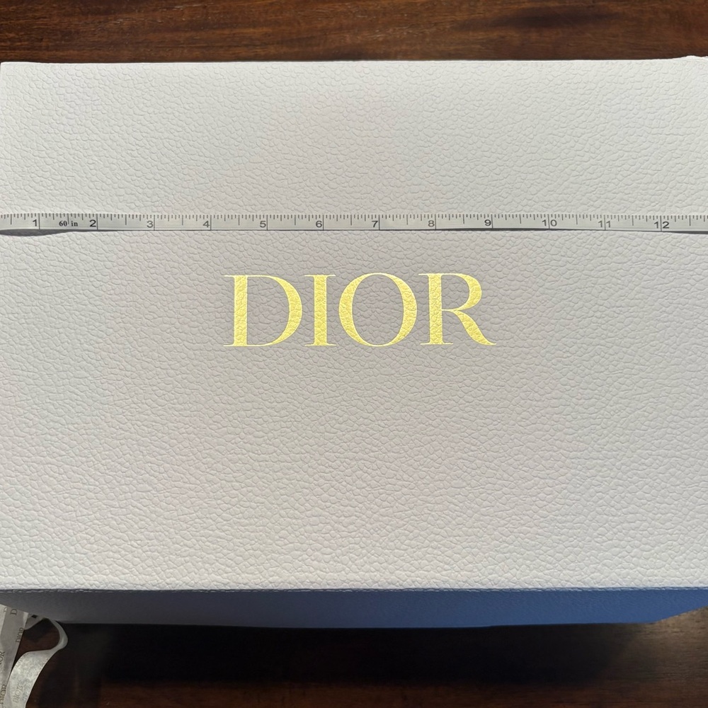 Dior Perfect Package~Pebbled Box & Tissue Paper, Dior Stuffing, 6.5 ft Ribbon - Picture 7 of 9